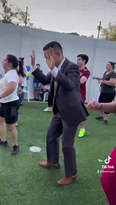 53K views · 4.2K reactions | Para que vean que ser #MaestroDeCeremonias es un gran compromiso 藍 en los 15 años, casamientos o colaciones me encargo de que toditos los invitados se diviertan. Así que si quieren que la gente vibre con ustedes en sus fechas felices, escríbanme al 0982884422 y vamos cerrando trato con tiempo. Ani ultima hora hina allá por diciembre 藍✌❤️ | Mariano Lopez Periodista | Facebook