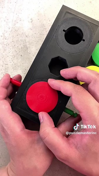 Unlock the Traffic Light Puzzle Box with Spinning Lights