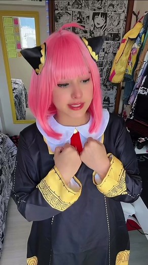 E foi assim que a anya socou a cara do damian 😎 #spyxfamily #cosplay