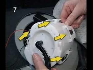 Opel Astra H fuel pump removal