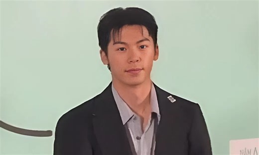 Hứa Quang Hán nói tiếng Việt gửi lời chào khán giả