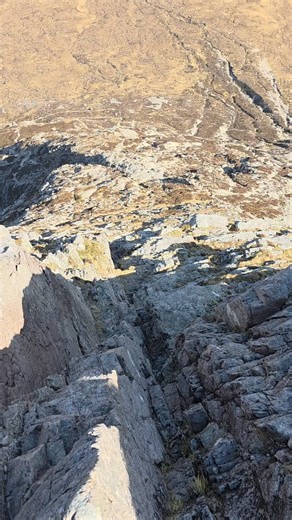 Daniel Rockett on Instagram: "📌 NORTH BUTTRESS, BUACHAILLE ETIVE MÒR (1,020M) 🧗 This is one of the steepest routes I have ever scrambled! At points it feels more like an actual climb but what an amazing route it is! Some of the moves don't half get the heart pumping especially when soloing! This route for the ascent followed by Curved Ridge for the descent route makes for an absolute beauty of a day out! The rock type and holds allow to be able to climb this route in wet and miserable conditio