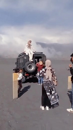 #CapCut bromo bromo vibes info terkini bromo 2024 gaya foto di bromo aesthetic bromo story wa keren ide outfit ke bromo cewek simple bromo sekarang ini bromo trip #bromo #fyp #bromotrip #bromotravel #gunungbromo #jeepbromo #malang #pasirberbisik #bromosunrise #kawahbromo #kasada #opentripbromomurah