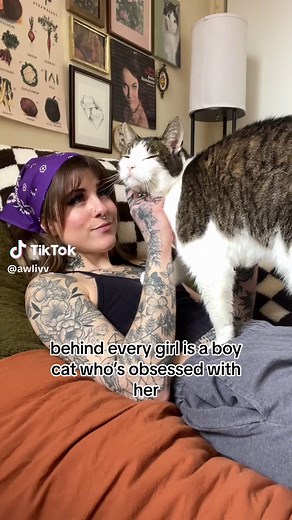 please tell me I’m not too late to this trend. were so obsessed with each other #boycat #behindeverygirl