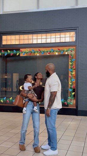 16M views · 493K reactions | Ladies can you please explain how y’all are able to hold these heavy babies for extended periods of time 勞 #funnycouple #relatable #momlife | loveatfirstflight_ | Facebook