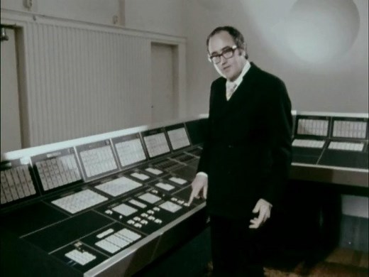 #OnThisDay 1970: James Burke was in Stockholm at EMS, noodling around in "the most advanced electronic music studio in the world". If you'd like to see more Tomorrow's World clips from this era, why not visit? - https://www.bbc.co.uk/archive/tomorrows-world--1970s/zmvqgwx | BBC Archive
