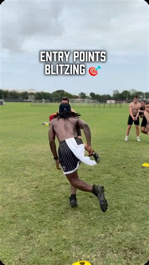 LBPA | Building Smart And Efficient Linebackers | Cheat code to get TFLs in 2025🔥 We are bringing the IQ into blitzing with our guys. Entry point analysis 📊 Teaching Linebackers to... | Instagram