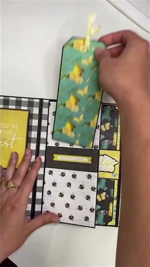 Trifold folio with a double waterfall+Tutorial available! #minialbums #minialbumtutorial #folioalbum