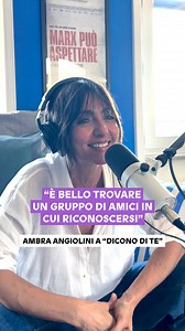 Ambra Angiolini cresce a Palmarola, una borgata di Roma che ha plasmato il suo modo di rapportarsi con l’altro, entrando in contatto con le classi sociali più umili. In questo modo, è diventata adulta con la consapevolezza che è possibile riconoscere la felicità condividendola con gli altri.Le avventure vissute da bambina con il padre nei boschi della campagna laziale le insegnano a seguire l’istinto, come dimostra poi la sua precoce carriera nel mondo dello spettacolo. Fa il suo esordio nel mon