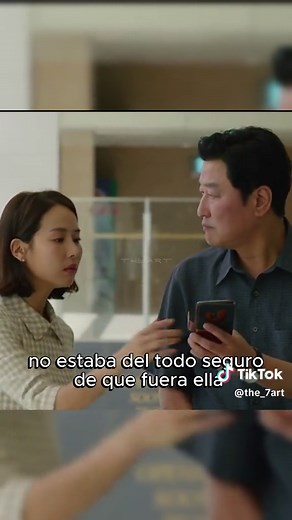 Una de las mejores escenas?🤩🎬 #parasite#parasitos#holliwood #cinematografía #cine #películas #cineenespañol #momentos #cineencasa #corea#suspense #comedia#ricos #pobre#engaño#oscars#premiososcar#leesungkyung #choyeojeong#parksodam #choiwooshik #parkseojoon #songkang