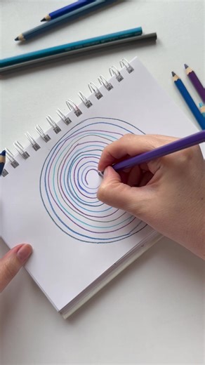 ✨ Not only when I feel sad, but also when I’m happy, excited, or even a little lost — I turn to Neurographics. Because this practice is not just about calming down after a stressful day. It’s about connecting with yourself in any state. Some of our students say they use drawing to release anxiety, others — to manifest opportunities, and many share that just a few drawings gave them clarity and confidence they hadn’t felt in years. When I sit down with a marker and start my mindful line, I feel l