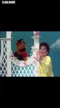 Liza Minnelli’s Sheer Yellow Halston Look on The Muppet Show (1979) 💛✨