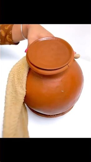 “Turn a Clay Pot into a Natural Fridge in 15 Minutes!”#LifeHack #DIYFridge #CoolingHack