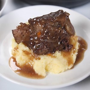 Recipe: https://amindfullmom.com/instant-pot-short-ribs/ Restaurant-quality meal in record time at home 🙌 These Instant Pot Short ribs are filled with flavor and truly fall off the bone! | A Mind "Full" Mom