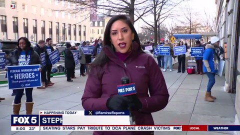 Labor union rallies to support federal employees