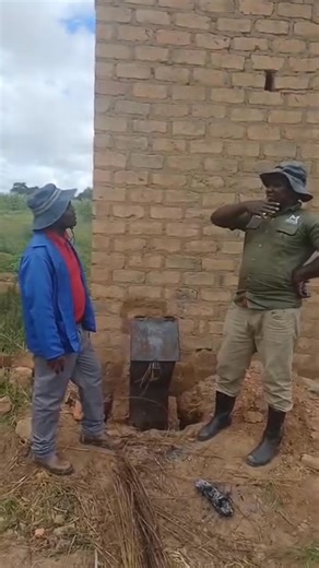 TOBACCO FARMER URGES EMPOWERMENT OF TSOTSO BARN TO SAVE TREES A prominent Tobacco Farmer in Southern Province, Elliot Mwiinga, has urged tobacco merchants in Zambia to empower small-scale farmers by supporting the adoption of the innovative Tsotso Barn. Mwiinga explained that small-scale growers often face challenges with limited resources. He said introducing them to environmentally friendly technologies such as the Tsotso Barn, designed in Zimbabwe, would greatly enhance their productivity and