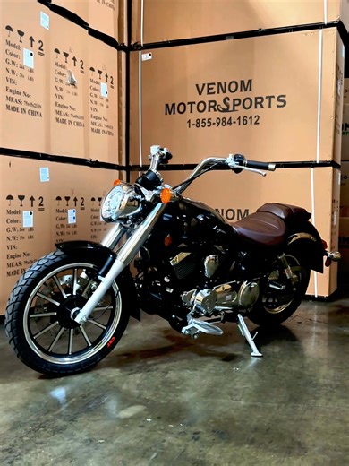 Catching keys to my new bike 😉 📸 Venom Lycan 250cc V-Twin This is what you get if you're looking for a lightweight Fatboy Chopper 🏍️ 📱 Tap the link to order one, or just give us a call at 1-855-984-1612 and we'll place one on a truck for you. #venom #motorsports #HondaRebel #Yamaha #boltrspec #vstar250 #Kawasaki #w230 #fatboy #cfmoto #indianmotorcycle #classicmotorcycle #fyp #250cc #cruiser #beginnerbike #300cc #motorcycledealer