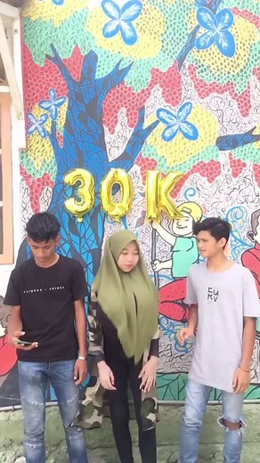 Playful Mural Moments with Friends in Colorful Setting