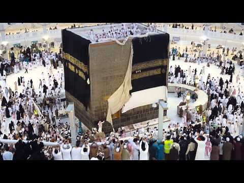 Changing of the Kiswa Kaaba 2015