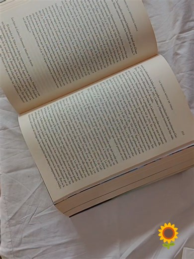 En algún momento me compraré o haré un marcapáginas pero de momento... #lectora #marcapáginas #booktokespañol #lectura