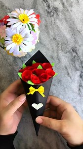 Cute red flowers🌺bouquet💐from paper in simple and easy way #flowers #bouquet #red #bow #fb #post #trends #creativity | Artistic carfts