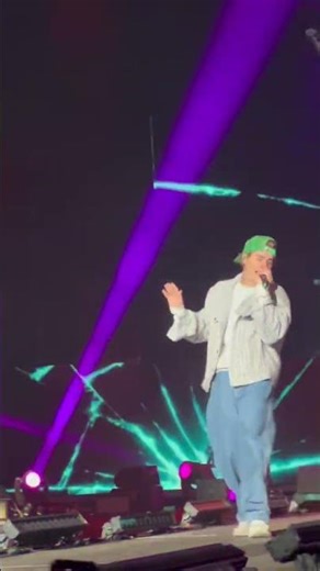 Perfect handoff… Don Toliver & Justin Bieber ‪@RollingLoud‬ Cali ‘23