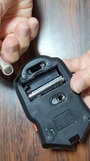 マウスの電池交換