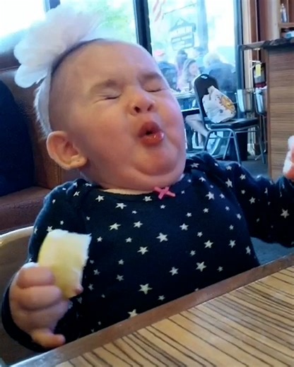 418K views · 10K reactions | She's really determined to enjoy this lemon 凉 | FOODbible | Facebook