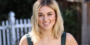 Pregnant Sadie Robertson Reveals She’s Recovering From Coronavirus: ‘These Symptoms Are Wild’
