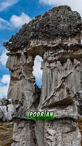 520K views · 12K reactions | "¿Y si te dijera que hay un lugar en Perú donde las rocas parecen haber sido moldeadas por una inteligencia desconocida? Macusani, el bosque de piedra, podría ser la pista que conecta a los antiguos con seres de otro mundo…"#fypシ゚ #fypageシ #fypviral #fypviralシ #fypシ゚viralシ | Bajo la Arena del Tiempo | Facebook