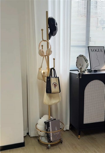 The coat rack are staggered hook design for coats and hats allows for organized hanging of hats, scarves, and coats, making them easily visible and quick for getting ready! #furniture #organizedhanging #clothesrack #storagrack #coatrack