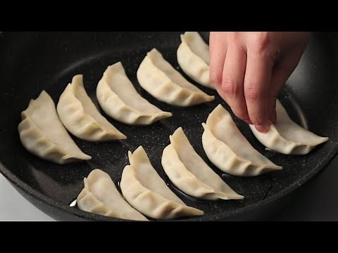 フライパンを使った餃子の焼き方