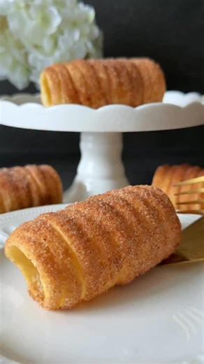 Food with Style | Ad | Baumstriezel (Kürtőskalács) Recipe 🤍 Perfect for bringing that fair-style chimney cake flavor into your home in mini form – soft on... | Instagram