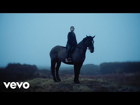 Soda Blonde - Suit & Tie (Official Video)
