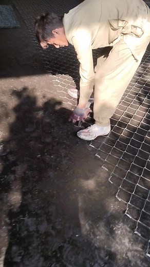 6.9K views · 15 reactions | Chain Link fence Making process Jalei Maaz wire traders Lahore Pakistan Contact us 03025130287 #maazwire #razorwirepakistan #shortsreels #hilightseveryonefollowers #ریزوائر #foryoupagereelsyouシ #جالی #chainlink #security #LikeFollowShare | Maaz Wire Traders | Facebook