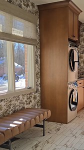 Starting off the week with fresh laundry and natural sunlight 👌☀️ [Seen here: Provenance Woven Wood Shades in Fabric: Jute Forest, Color: White Birch] Video: State Streets Blinds Design | Hunter Douglas