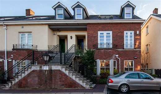 Dublin apartment with impressive interior in sought-after location hits market for €350k