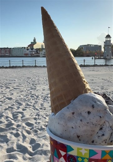 Peaceful times at the Boadwalk ☺️🍦 #waltdisneyworld #peace #icecream #sand #florida