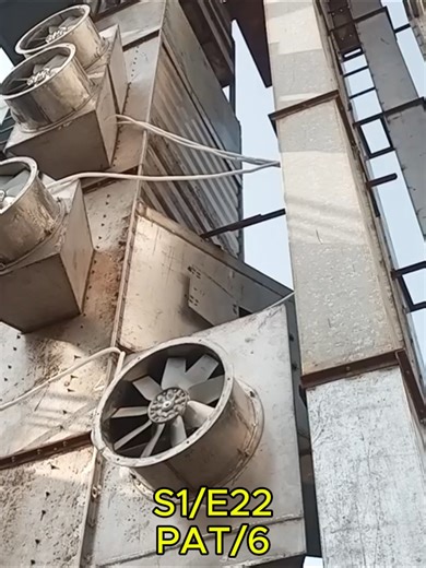 10HP Motor Panel Wiring | Real Industrial Connection ⚡ Is episode S1E22 mein hum aapko 2HP se 10HP tak industrial motor panels ki complete wiring aur connection guide practical tareeqe se dikhate hain. Is video mein aap seekhenge: 2HP, 5HP aur 10HP motors ki proper aur safe wiring Motor terminals ka sahi connection method Three phase power supply ko professional tareeqe se manage karna Motor control panel ke andar power & control wiring ka real setup Ye video khaas taur par un electricians aur t