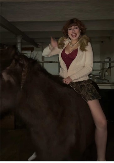 Am slayen mit Tindra ❤️😛 #foryou #equestrian #goviral #horsegirl #outfitinspo