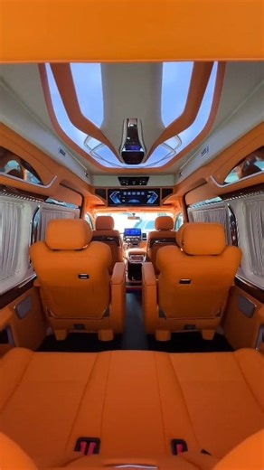 Toyota Seven seater Hiace | Little engine