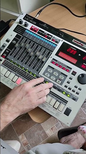 roland mc-808 sampler groove box #ambient #jam #testing #dj #pioneer