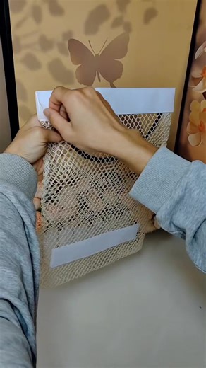 Having one of these small mesh bags at home is so practical! You can put all sorts of messy plastic bags in it, keeping everything clean, tidy, and space-saving! #garbagebags