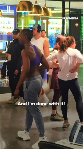 This woman experienced an awkward moment in the gym locker room, but when she tried to report the situation, she was the one who had to face the consequences… | Positive