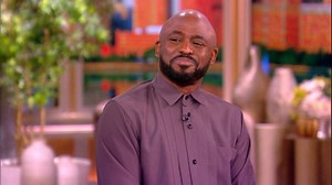 Wayne Brady returns to Broadway in 'The Wiz'