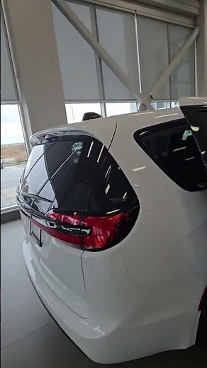New 2026 Chrysler Pacifica Select - Barrhaven Chrysler