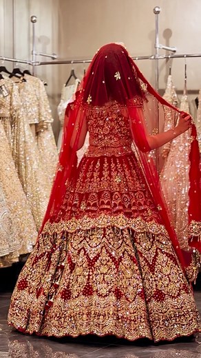 271K views · 11K reactions | 凉凉凉殺殺✨✨朗朗朗 Wauw!! #shining #star #bling #wedding #diamond #us #states #shadi #season #bride #videography #fotography #cinema #beauty #style #vibe #viral #music #lehenga #saree #india #glamour #makeup #tutorial | Taj Fashion | Facebook