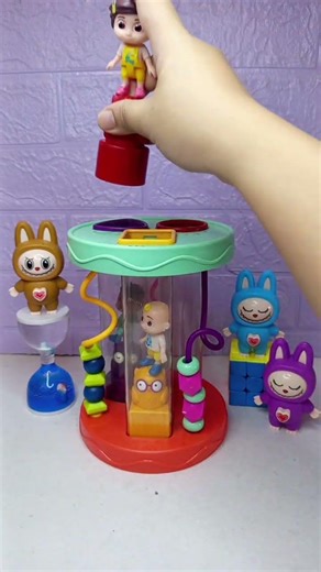 R3D 🔴 owl shape sorter loop & CoComelon toy