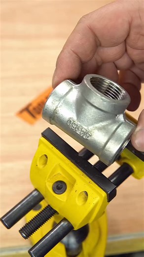 73K views · 194 reactions | Make Threads on Pipe with a Metal Coupler. ​#PlumbingHacks #DIYTools | Ab2250 | Facebook