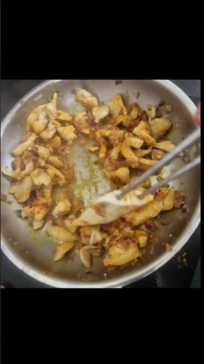 Einfaches Hähnchen Rezept mit Zwiebel-Sahne-Soße